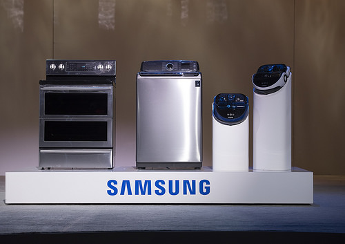 Samsung Electronics Unveils Its Vision for Smarter Living at 2015 CES, Linking Technology, Content and Services